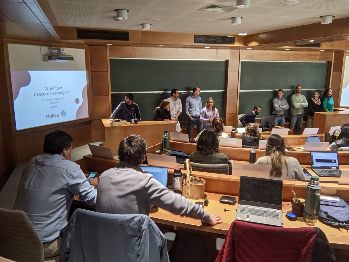 JOTA_uy's tweet photo. Delighted to finish the Technology &amp; Business course at @ucubusiness #MBA. Powerful group, generator of rich discussions and learning. In today's sessions, Apple case with #VirtualReality, #augmentedreality, and a @HarvardBizEdu simulation to create an intra-company venture. https://t.co/4CsbMc9b3Y