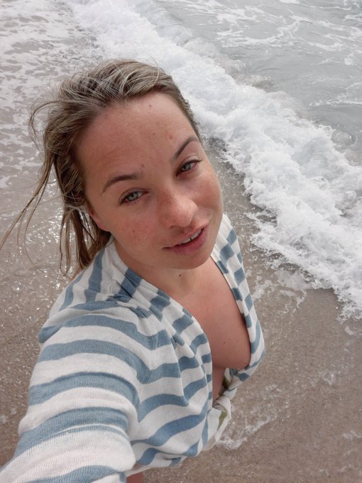 #beachvibes #nomakeupchallenge #milf https://t.co/KojtxER4Zs<a href="/tag/beachvibes"class="tags">#beachvibes</a><a href="/tag/nomakeupchallenge"class="tags">#nomakeupchallenge</a><a href="/tag/milf"class="tags">#milf</a>