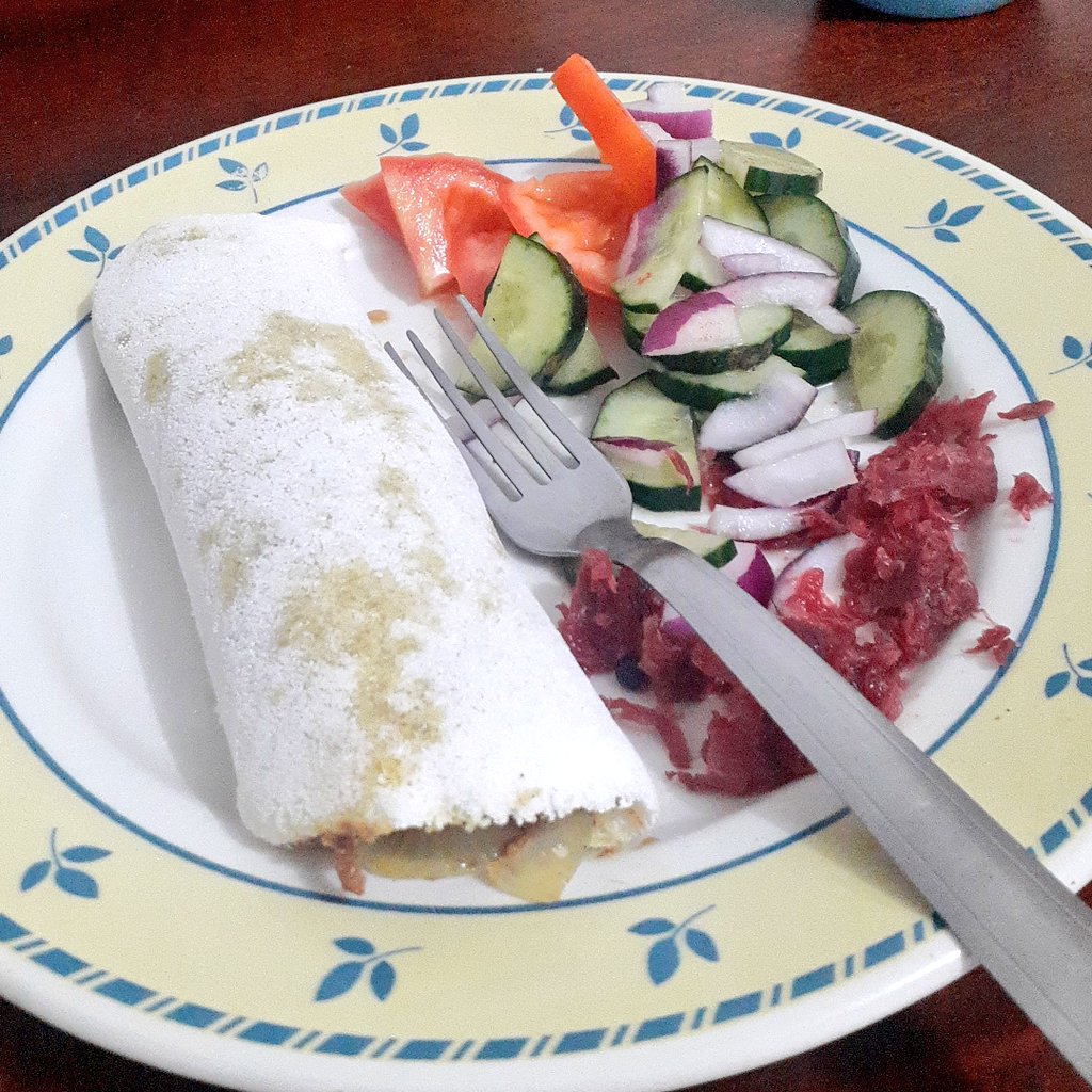 mitsukodeuva's tweet image. tapioca with meat + tomato + cucumber + red onion + red cabbage seasoned with pepper, salt and lemon.♡