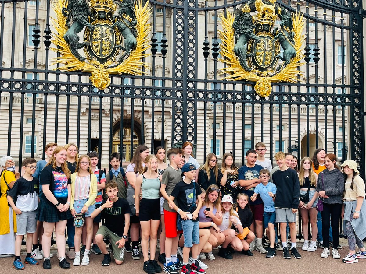 Enjoying the splendour of the palace. <a href="/aylshamhigh/">Aylsham High</a> @AHS_ActWeek