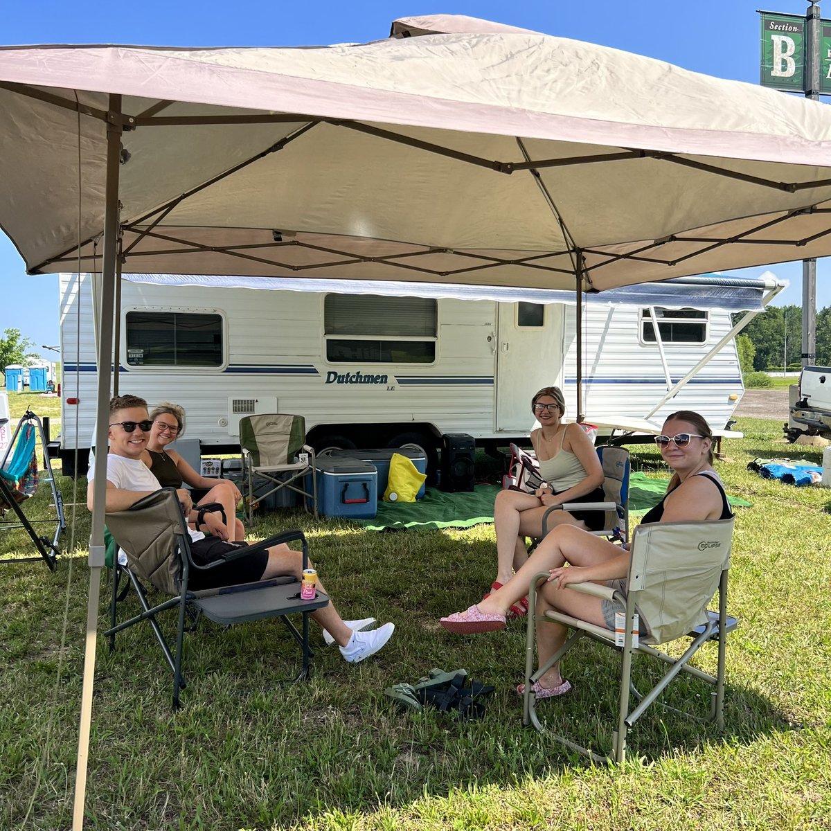 faster_horses's tweet photo. Campgrounds have officially opened! Welcome to Faster Horses 2022, y’all 🤠 https://t.co/dJsEJ3x7u3