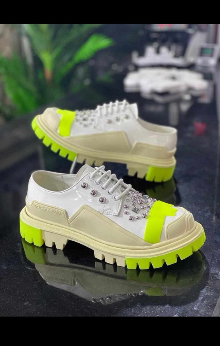 BalqeesOlaide's tweet photo. Dolce & Gabbana
Size: 40-45
Price:#50,000
Delivery ๐ is nationwide
Kindly patronize and help retweet ๐ค
@TheAjibolaGrey @_DammyB_ @plugwalkRealtor
#flutterwavespace
#flutterwavecommerce
#TwitterMarketingNews https://t.co/HZHhQrS8oD