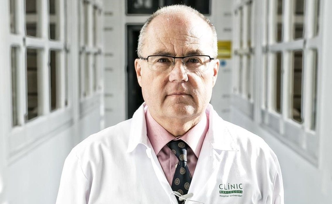 COM ES TROBA LA SITUACIÓ DE LA #COVID19? 
"Continuen havent-hi contagis, però són pocs els que ingressen a l'hospital de manera greu. No m'agrada el terme de gripalitzar-ho."

👤 Dr. <a href="/ToniTrilla/">Antoni Trilla</a> de l'<a href="/hospitalclinic/">Hospital Clínic</a> i de l'<a href="/ISGLOBALorg/">ISGlobal</a>.  

▶️ Escolta-ho: bit.ly/3PP8hnX