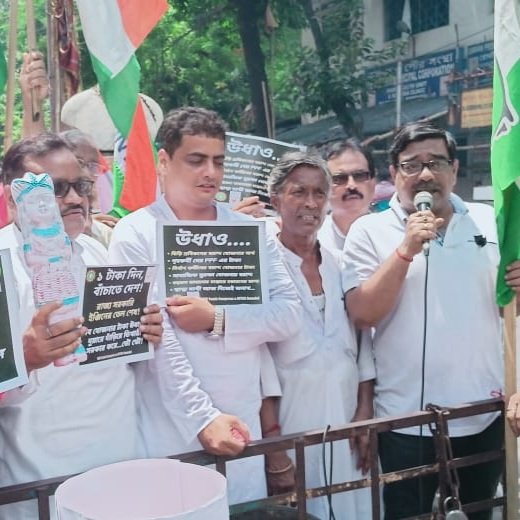 MANAS_INCWB's tweet photo. Observed Black Day for the demand of Justice to the 13 Martyrs by giving punishment to Manish Gupta, former Home Secretary &amp; at present MP of TMC at Rajyasabha.
@INCWestBengal @RahulGandhi @AICCMedia @DrAChellaKumar @IYC @srinivasiyc @INCIndia https://t.co/wHFJ9EJQG9