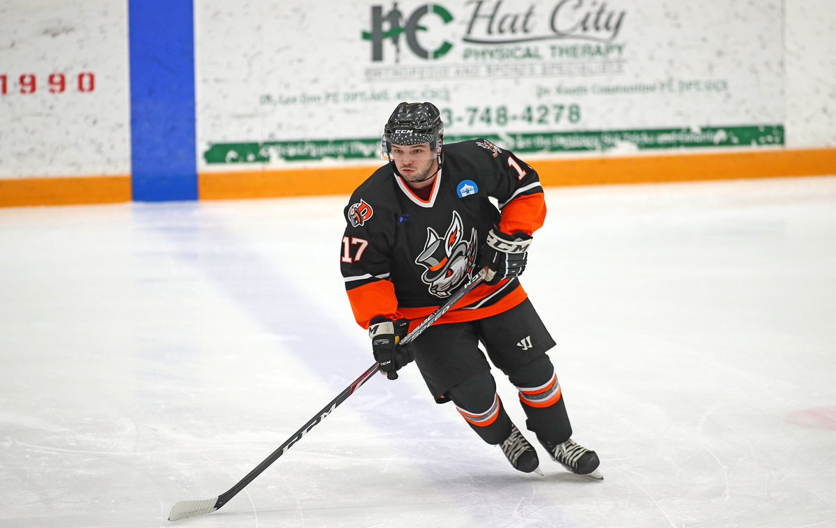 The Hat Tricks have signed forward Evan Lugo to a contract for the 2022-23 season.

Welcome back to Hat City, Evan!

#RabbitsBaby

danburyhattricks.com/news/danbury-h…