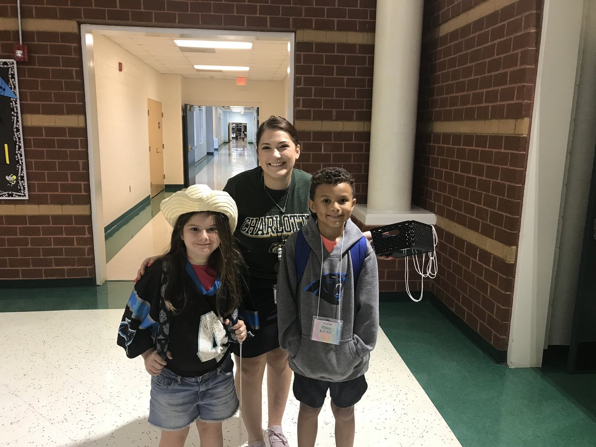 PrimarilyMedia's tweet photo. The Ss at @rockyriverelem are ready for Team Day as part of #RtACamp spirit week. #ReadToAchieve https://t.co/hReqAxES3E