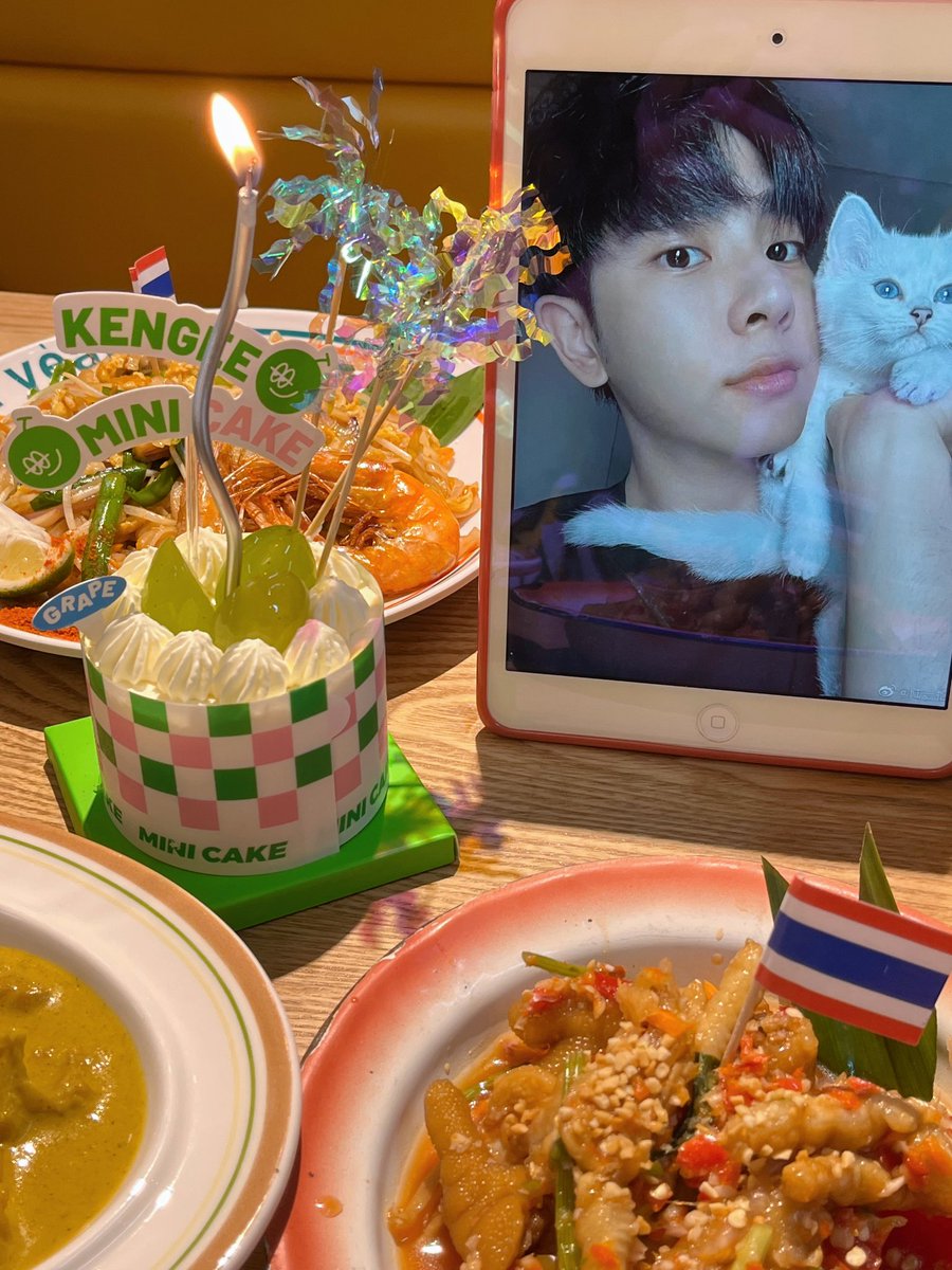 EoeM🐱 tweet media