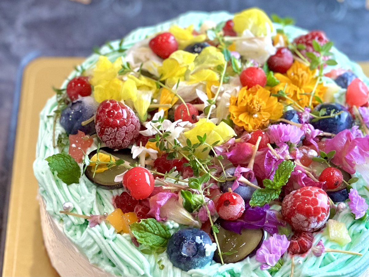 PatisseriePearl's tweet photo. オーダーケーキ
GFSFモチーフ レアチーズケーキ

7月20日GFSF 発売とお客様のお誕生日を記念したGLEAT FULLなチーズケーキを作成致しました🌸🌺🌻

 #GRATEFULSPOONFUL
 #THEYELLOWMONKEY
 #GFSF
#TYMS2019GS https://t.co/WfP0mOg3g7