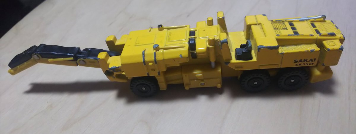 mdrn5o5o's tweet photo. 息子と私、働く車が大好きで 近所でロードカッター見つけて大興奮。
トミカのロードカッターも好きー。
#ロードカッター #SAKAI #ROADCUTTER #トミカ #No123 https://t.co/aGXZvoOvA5