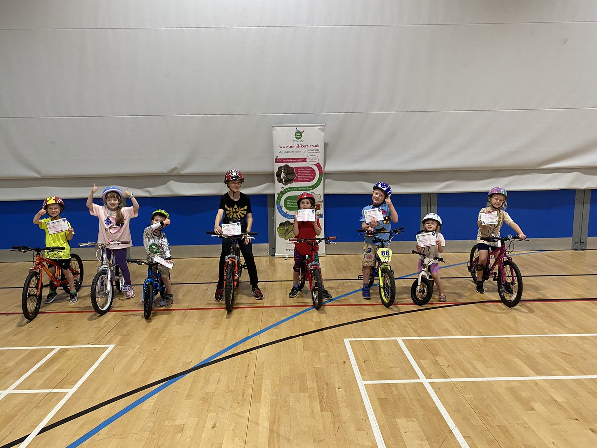 MinibikersUk's tweet photo. 🚴‍♂️🚴‍♀️ Summer Crash Courses Completed at Hinckley Leisure Centre. Well done to all Minibikers 👏👏👏🚴‍♀️🚴‍♂️ 
#learntocycle with #minibikers #summercourses #frogbikes #cyclecoaching #bikeability #bikeabilitybalance #hinckley https://t.co/FhX2lP2kLR