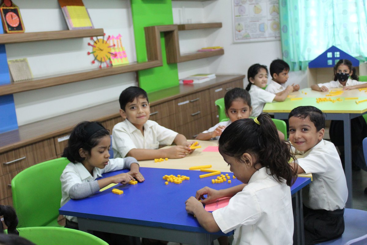 shriramindore's tweet image. Students learnt the concept of regrouping using the dienes blocks. They enjoyed learning addition by tens and ones blocks. #SRCS #srcsindore #indorewale #learningbydoing #learingthroughplay #learninganddevelopment #MathematicsChallenge
