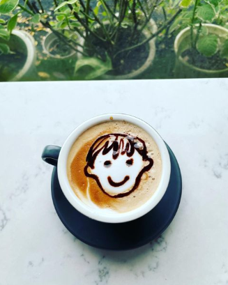 DavidJkkak's tweet photo. Happy smiley face Thursday!! 😆😆😆 #drawing #mountain on the #coffee #coffeeshop #coffeelover #coffeeaddict #café #mycafe #cafesg #caferacer #lovecoffee #sgchef #sgguy #singaporecafe #mycoffee #coffeetime https://t.co/iUEg7vfxfz