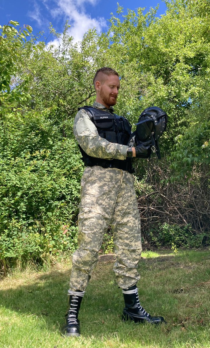 Alpha pig Blue tweet media