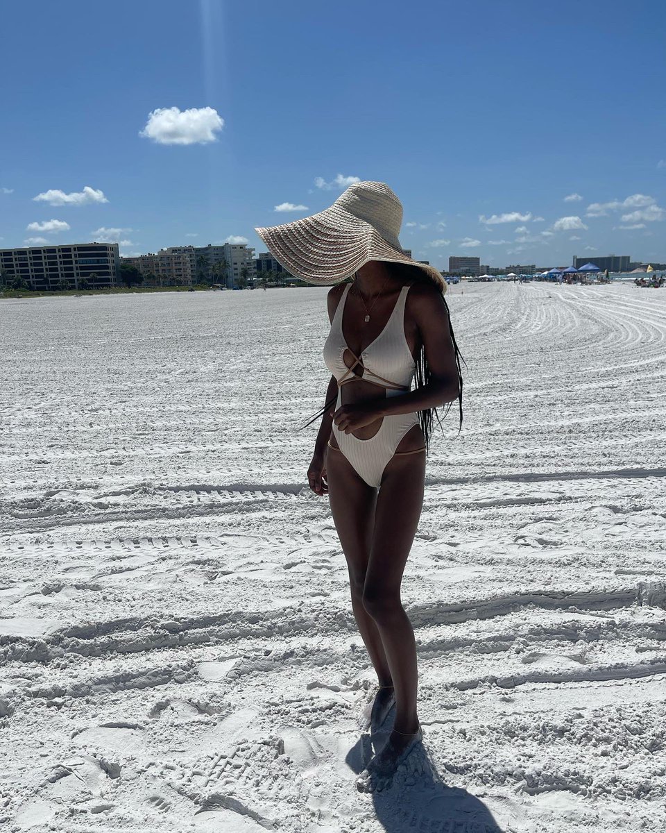 Beach please 🏝