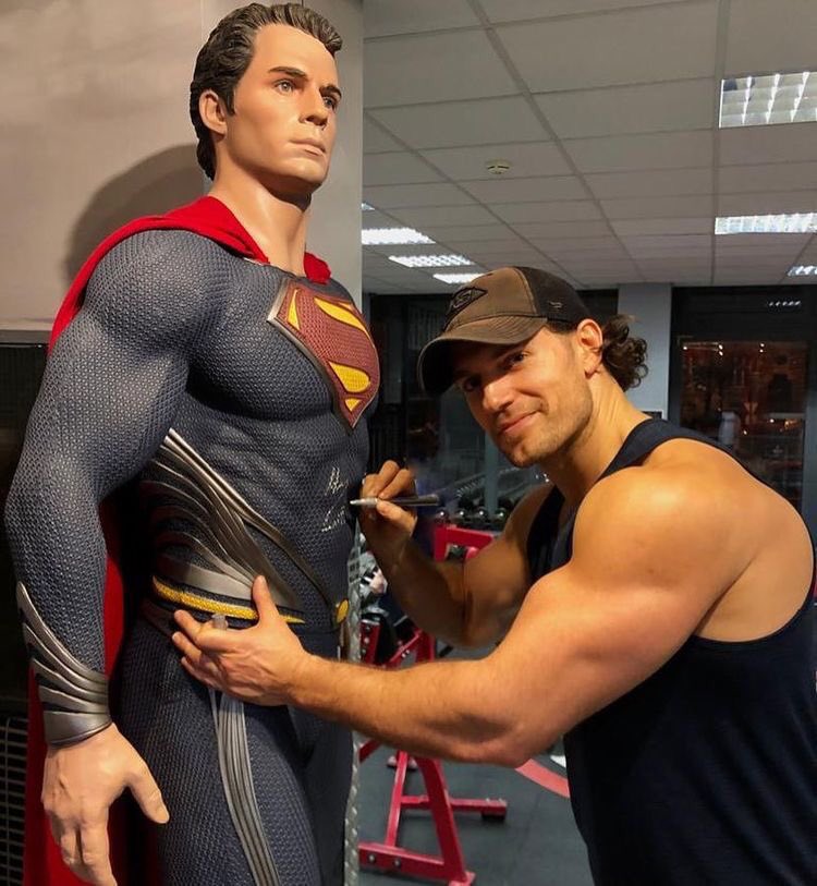 Z on Twitter  Superman henry cavill, Superman cavill, Superman suit