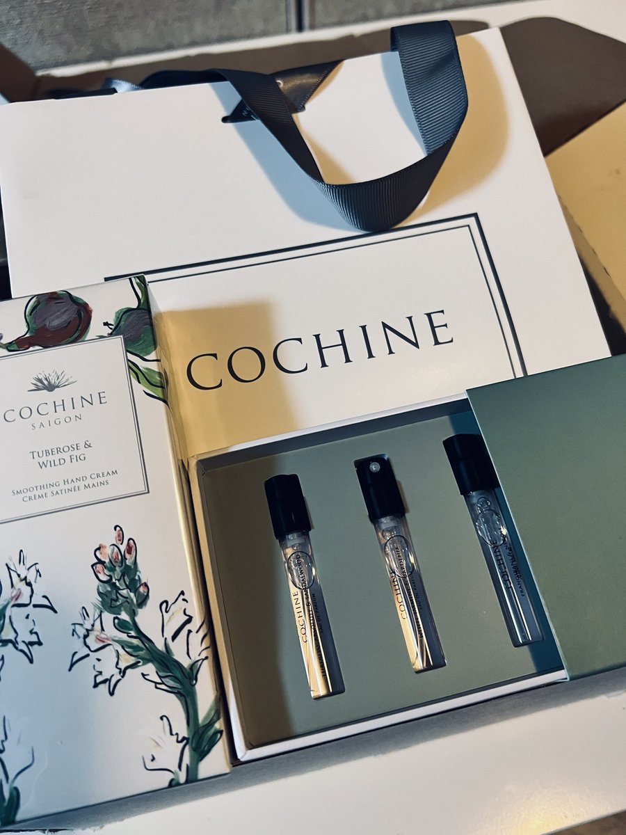 mammycos's tweet photo. 好きなブランドの香りサンプラーにハンドクリーム(フルサイズ)が付いてくる幸せ❤️
#cochine #saigon #香り#tuberose #wildfig https://t.co/k0Ll8V5SWB