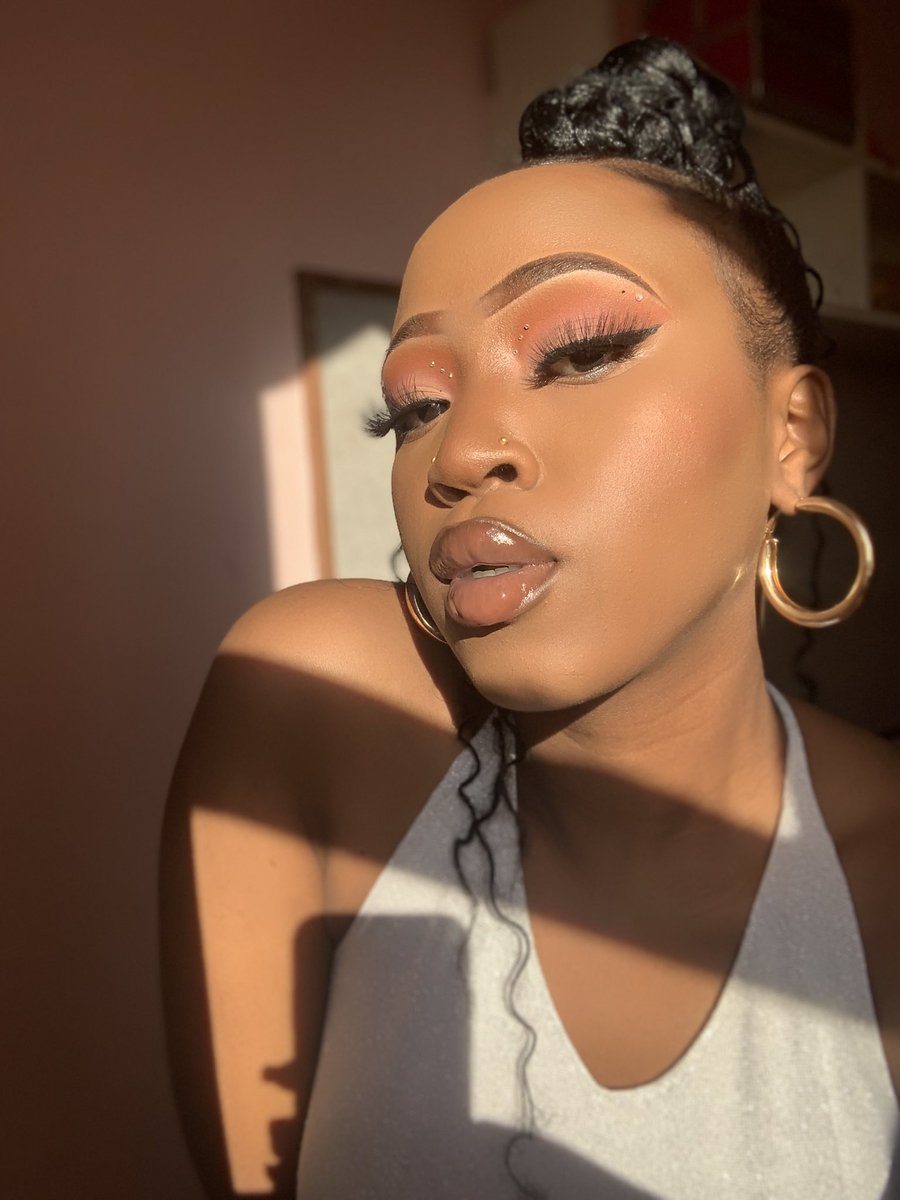 Hi, I’m a makeup artist🇸🇿
Contact 79818640 for enquiries