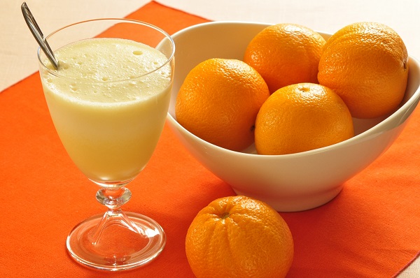 medlineplus's tweet photo. This creamy Orange Delight beverage recipe has only 3 ingredients. It’s a cool, refreshing drink full of vitamin C, calcium, and protein. Try it for a citrus-y treat. https://t.co/YTK9freDi9 #vitaminc #orangedelight #orangejuice https://t.co/NqrHxuCG3X