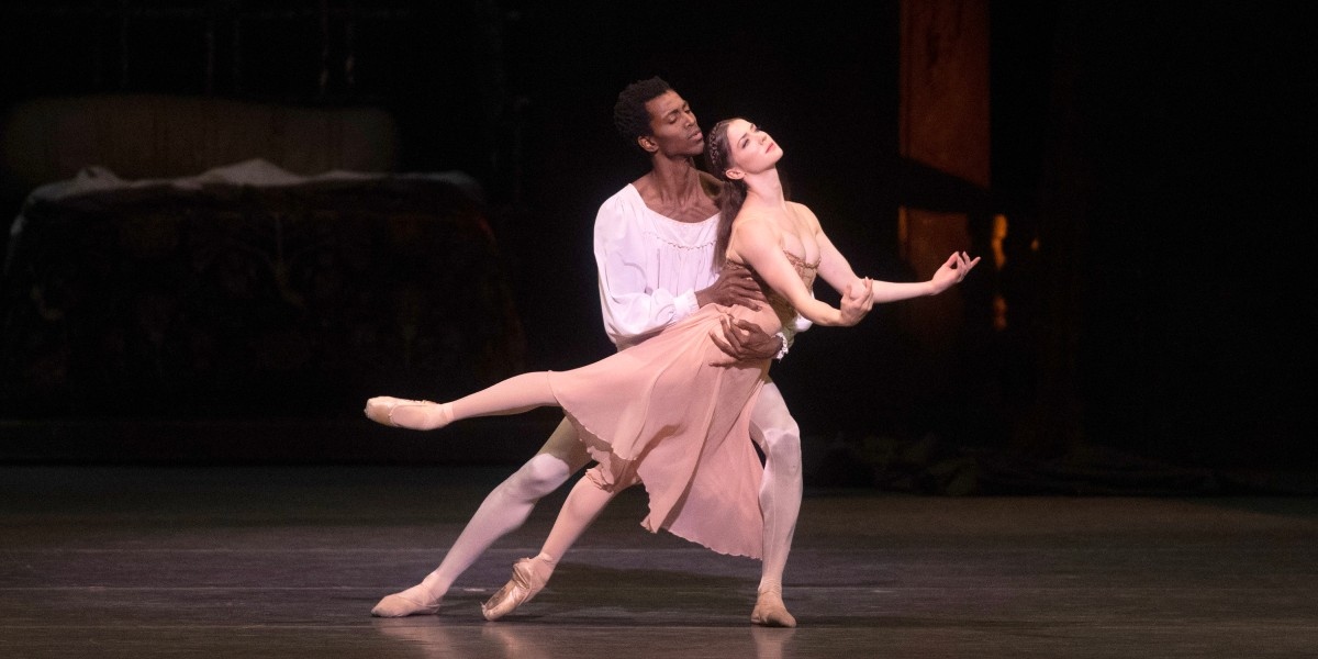 BalletHerald's tweet photo. Audiences poured into @MetOpera on the final day of @ABTBallet’s season to see #CassandraTrenary debut in the title role of Kenneth MacMillan’s Romeo and Juliet.

https://t.co/ufluLsaIPi

#abt #ABTMet22 #romeoandjuliet #kennethmacmillan #CalvinRoyal  #nyc #ballet #balletherald https://t.co/ZJRaUyl83q