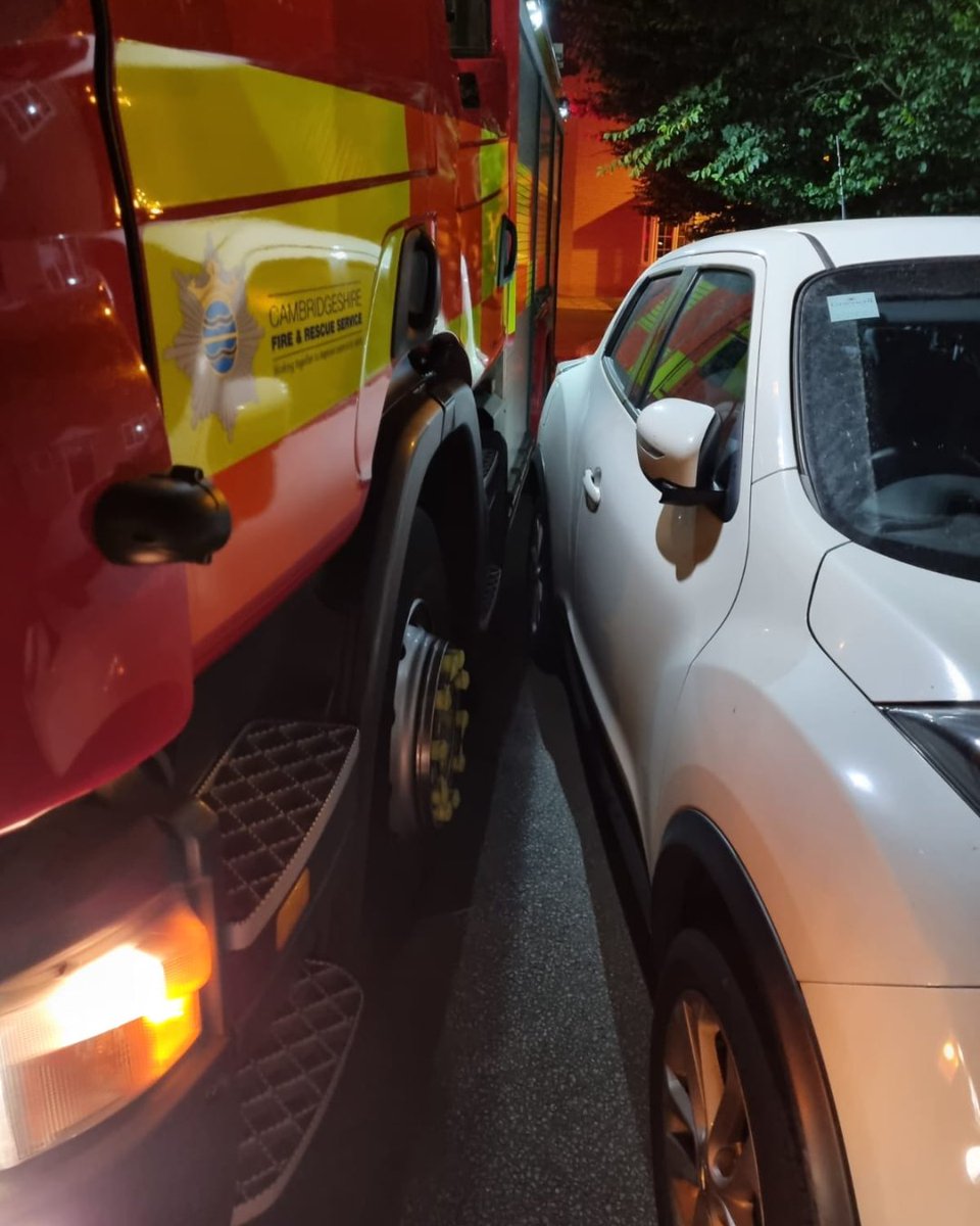 cambsfrs's tweet image. Littleport firefighters recently attended an incident &amp;amp; were considerably delayed trying to squeeze through inconsiderately parked cars. 

Time is a vital factor when attending an incident &amp;amp; vehicles blocking roads increases the time it takes to attend them. 

#ThinkBeforeYouPark