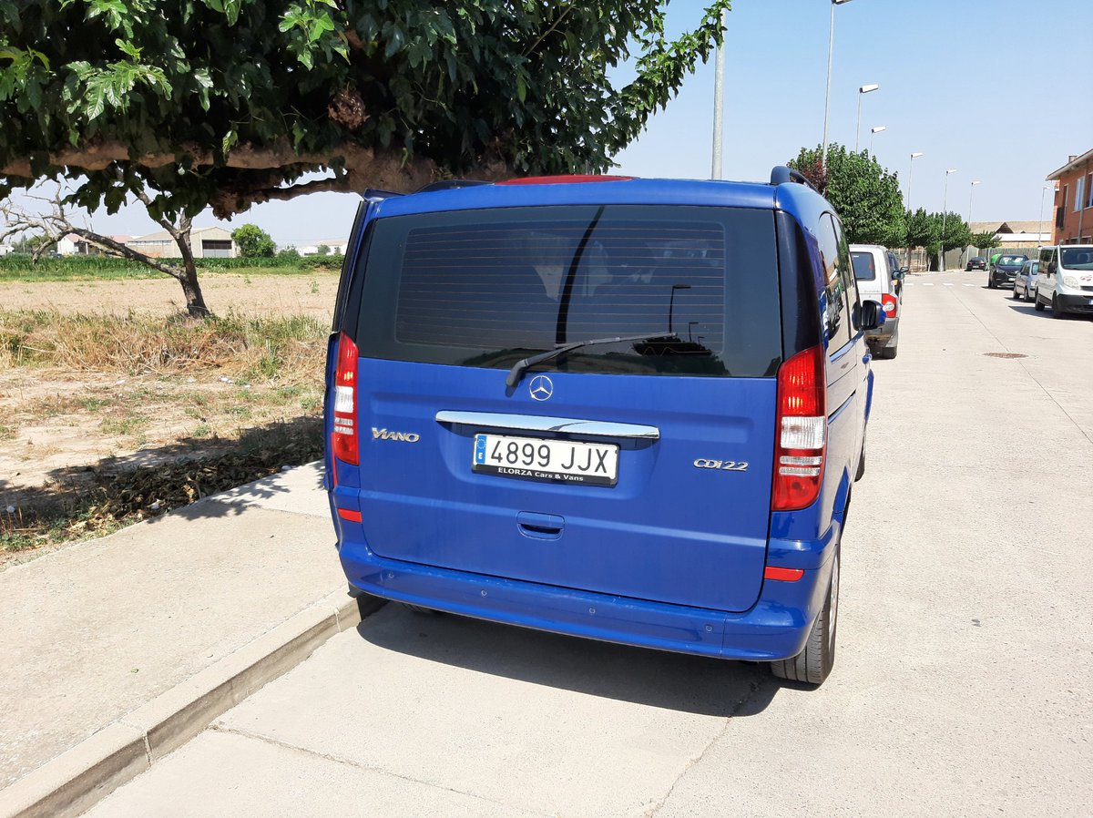 SE VENDE MERCEDES VIANO 2.2
AÑO 2011 - 280.000 KM - AUTOMATICA - A.A - 5 P. ( las 2 laterales electricas)
6 PLAZAS INDIVIDUALES
BLOQUE MOTOR MERCEDES NUEVO CON 70.000 KM.
PRECIO 22.000 
TLF: 655317782 
Se agradece compartir. 😉