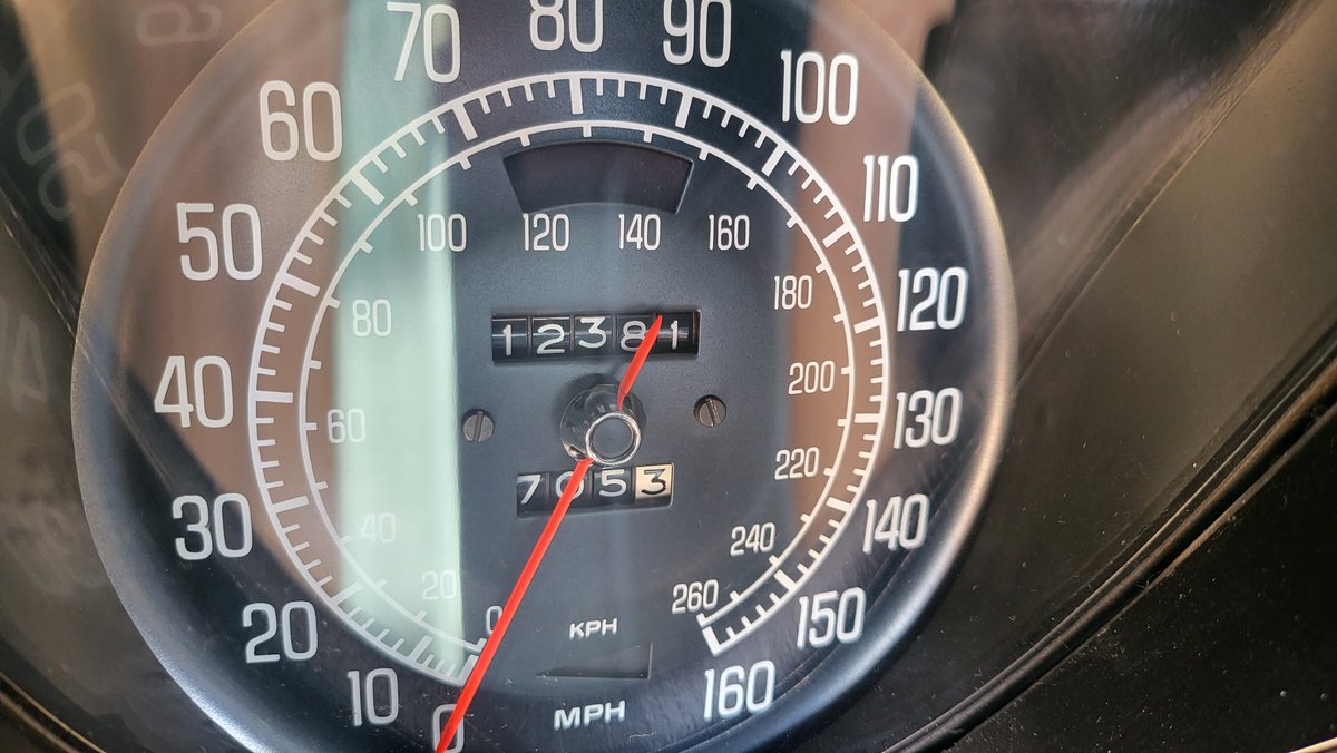 KevinPatteri's tweet photo. 75 Vette with only 12,300 original miles. https://t.co/zCfToNB1LE