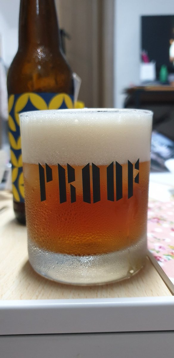 aquariusUnMe's tweet photo. 치팅데이(한달에 두세번은 있는듯)라 야식으로 순대에 맥주.. !!! 은백님이 주신 proof컵과 함께💜
아니...근데 맥주맛 머선일.... 돈 드릴테니 한병 더 달라고 할걸 그랬나🥲⁉️(금주 해야해여 물병좌) 칠링칠링🎵🎶
남주니 라이브 봐야지 이제!!
(@BTS_dmsnanum @VaneheimBrewery 감사합니다💜) https://t.co/JrhBgVvPMK