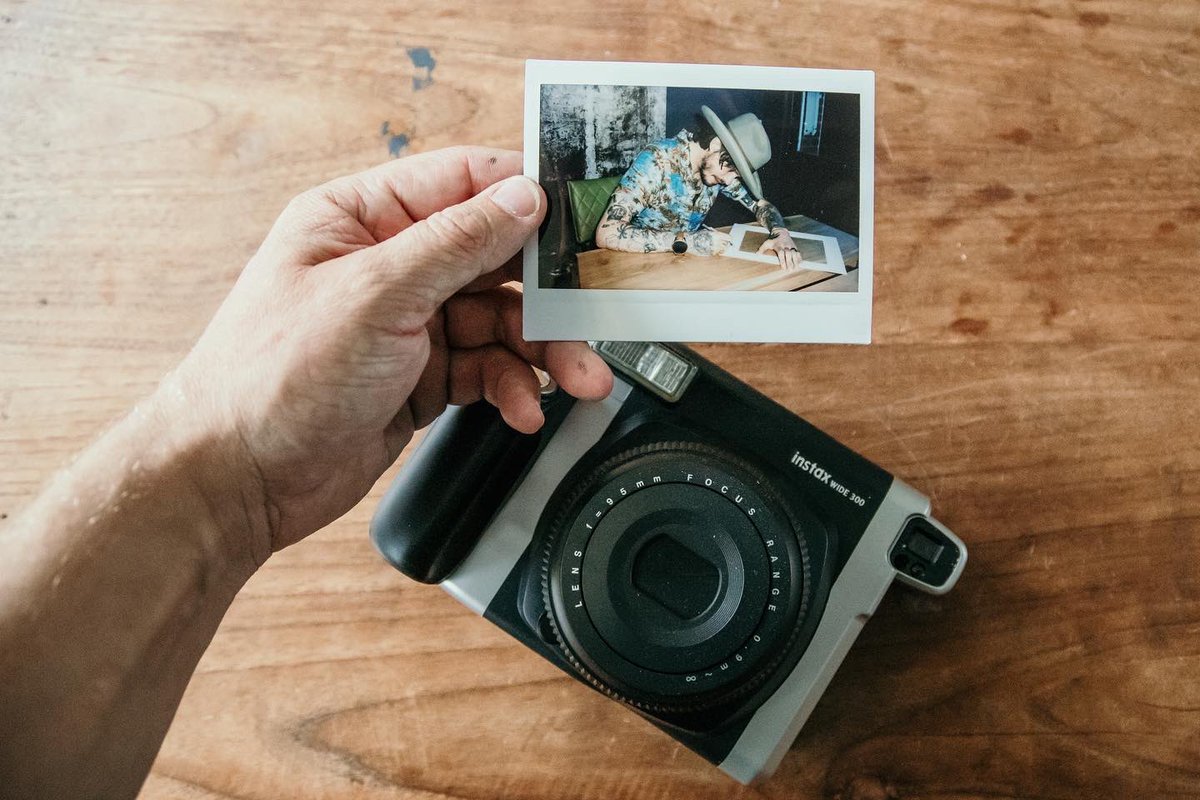 Nieuwe foto waarvan alle opbrengsten gaan naar <a href="/stichtingNGNG/">No Guts No Glory</a> staat nu online. De enige echte <a href="/RobDekay/">Rob Dekay</a> stond model en signeerde hem.

Check instagram.com/hetportretproj… en bied mee!