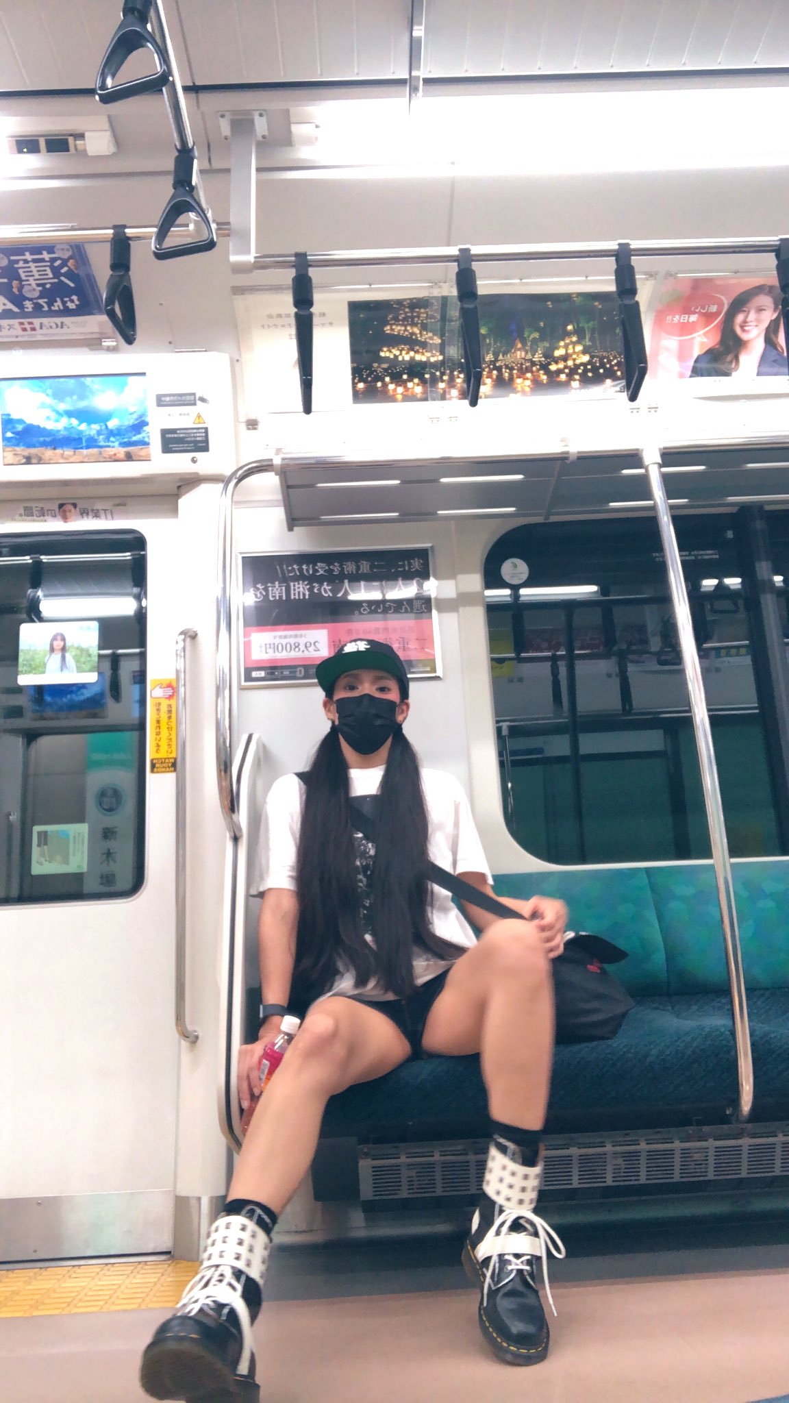 電車　露出 
