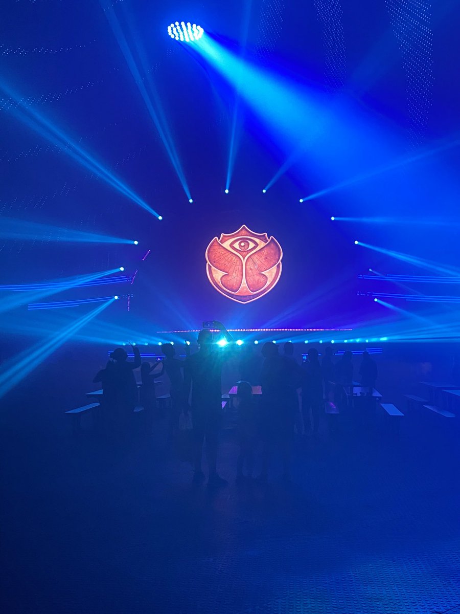 van_tilburgh's tweet image. Bedankt @tomorrowland #buurtfeest @McLarenF1 @redbullracing #loveyourneighbours