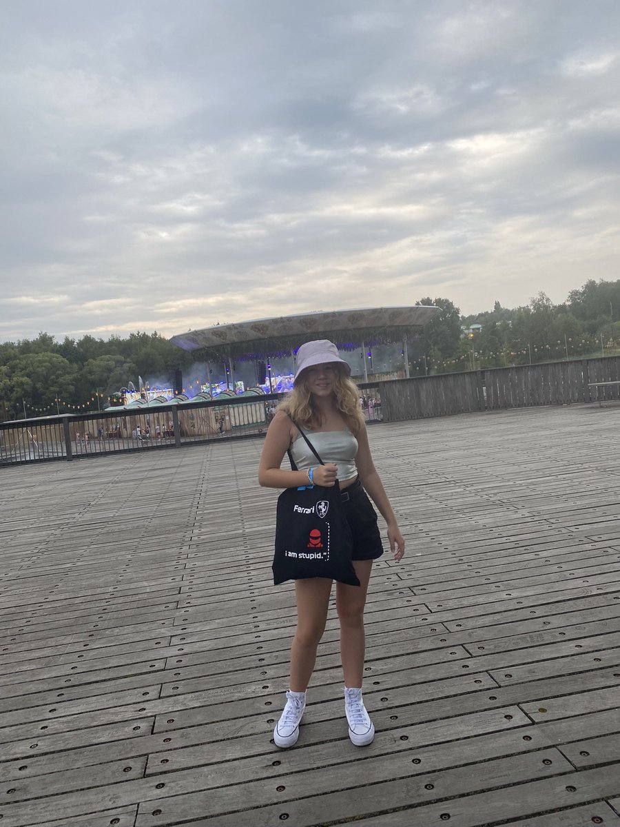 van_tilburgh's tweet image. Bedankt @tomorrowland #buurtfeest @McLarenF1 @redbullracing #loveyourneighbours