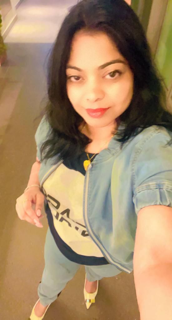 srillatha's tweet photo. #paparrazi paris in love with this brand https://t.co/ACrWLsV0Sj