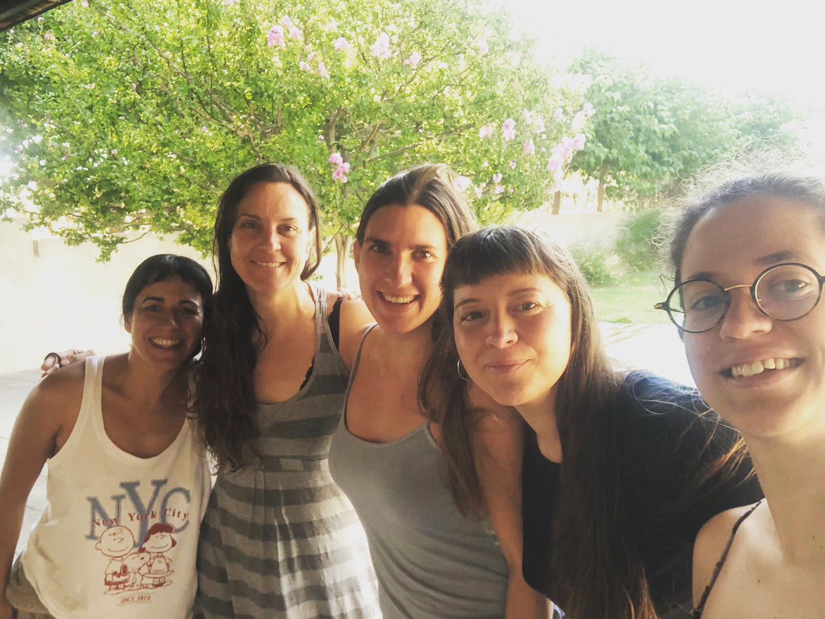 AkaBcn's tweet photo. 🔉Part de l’equip de SCRATCH disfrutant de fer un STAGE en @lamercantilbalaguer i residint a @calguineueta . Gràcies gràcies i gràcies.   
 🧷A l’octubre comencem gira.   Ja us Imagineu a on? #teatre #teatro #girascratch https://t.co/jGgE0LirEC