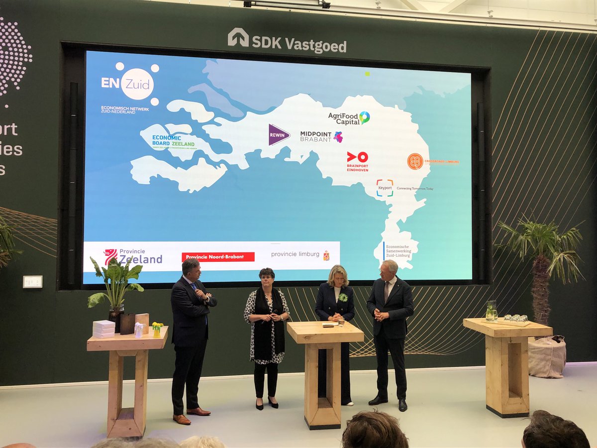 Bestuurlijke bijeenkomst ⁦@ENZuid⁩. De drie CvdK uit Zuid-Nederland samen op het podium. Terugblik op #Groene Chemie, Nieuwe Economie, en vooruitblik op gezamenlijke aanpak op Circulaire Economie.
