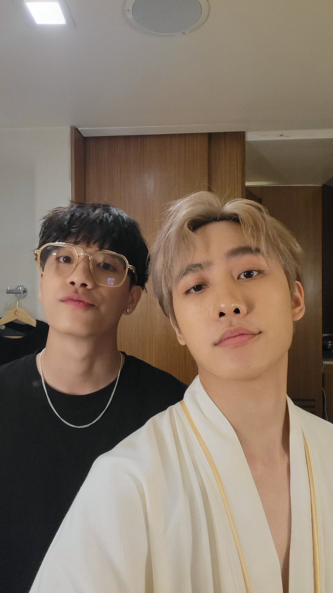 ขอบคุณทุกคนมากๆนะครับ ไว้มาเจอกันอีกนะ จุ้บ🖤 #AAXPromMark