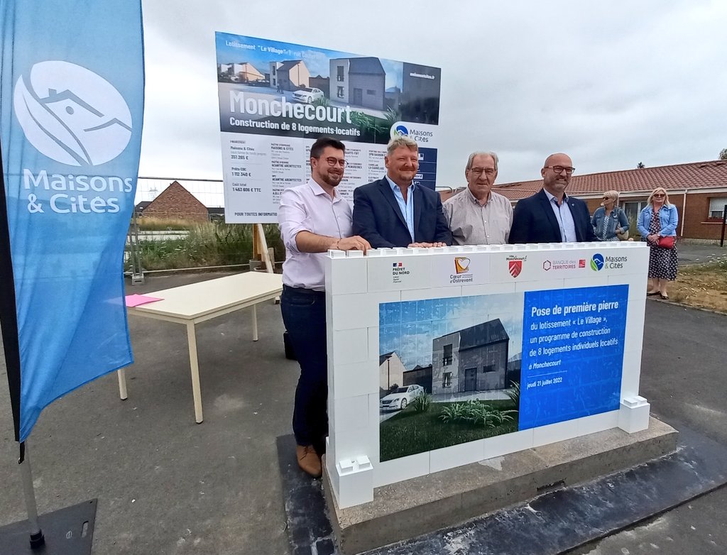 maisonsetcites's tweet image. Nous posons cet après-midi la première pierre du programme "Le Village", un projet de #construction de 8 #logements individuels à #Monchecourt, sur le territoire de la #CCCO #CoeurdOstrevent : 6 T4 et 2 T3 qui seront livrés en 2023 @prefet59 @BanqueDesTerr