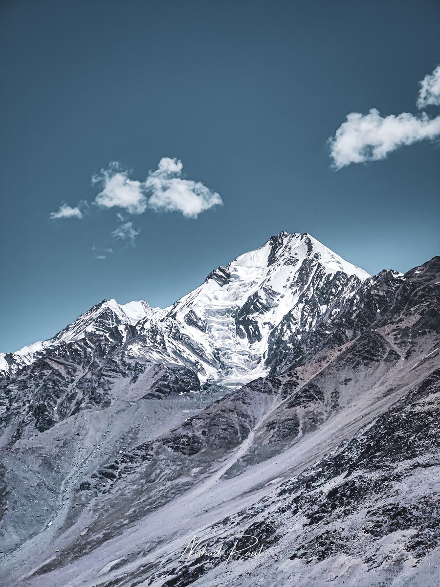 nishadsraut's tweet photo. "There's snow way I'm leaving."
Kunjum pass, Spitivalley, Himachal Pradesh, India.
#OnePlus_India #ShotonOnePlus #himachalpradeshtourism #indianphotography #NGTIndia #DailyShot #LensOnNature #indiapictures #storiesofindia #trippyowl #iamtrippyowl #indiantravellers https://t.co/lVHeUKJzOv