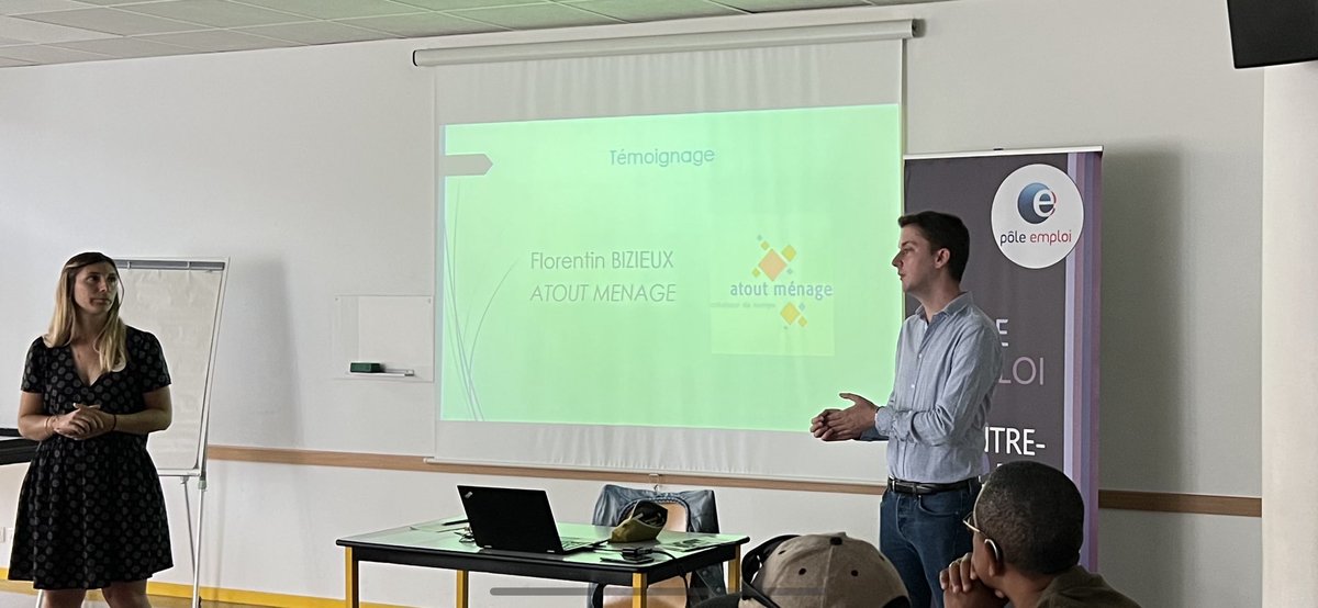 Présentation au centre de vie du Sanitas par Pôle Emploi de l’aide à l’embauche « Emplois Francs » à des demandeurs d’emploi. L’entreprise « Atout Ménage » présente était représentée par M. Florentin Bizieux.  #AvecPôleEmploi #Recrutement  #QPV #poleemploi_RCVL #pole_emploi