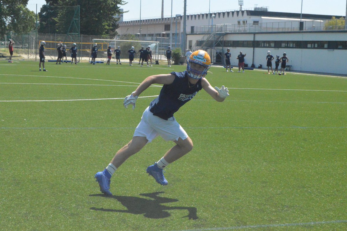 PaulPetz1's tweet photo. @GridironImports @PodyumPreps @Coach_O_P @coachdtwhite 🙏🙏 https://t.co/QwbJTojdUu