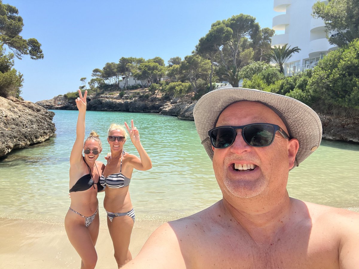 HudspethDarryl's tweet photo. Exclusive beach … scorchio 🌞🤓👍 https://t.co/bvfr2z3sVE