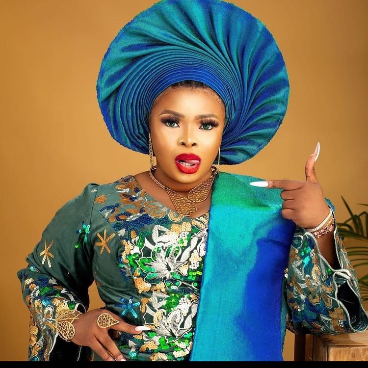 hoyelorwor's tweet image. @DayoAmusa  I felicitate you on your birthday ma&apos;am,  may you  continue to soar higher in all ramifications of life.  Enjoy your day with more sufficient grace.