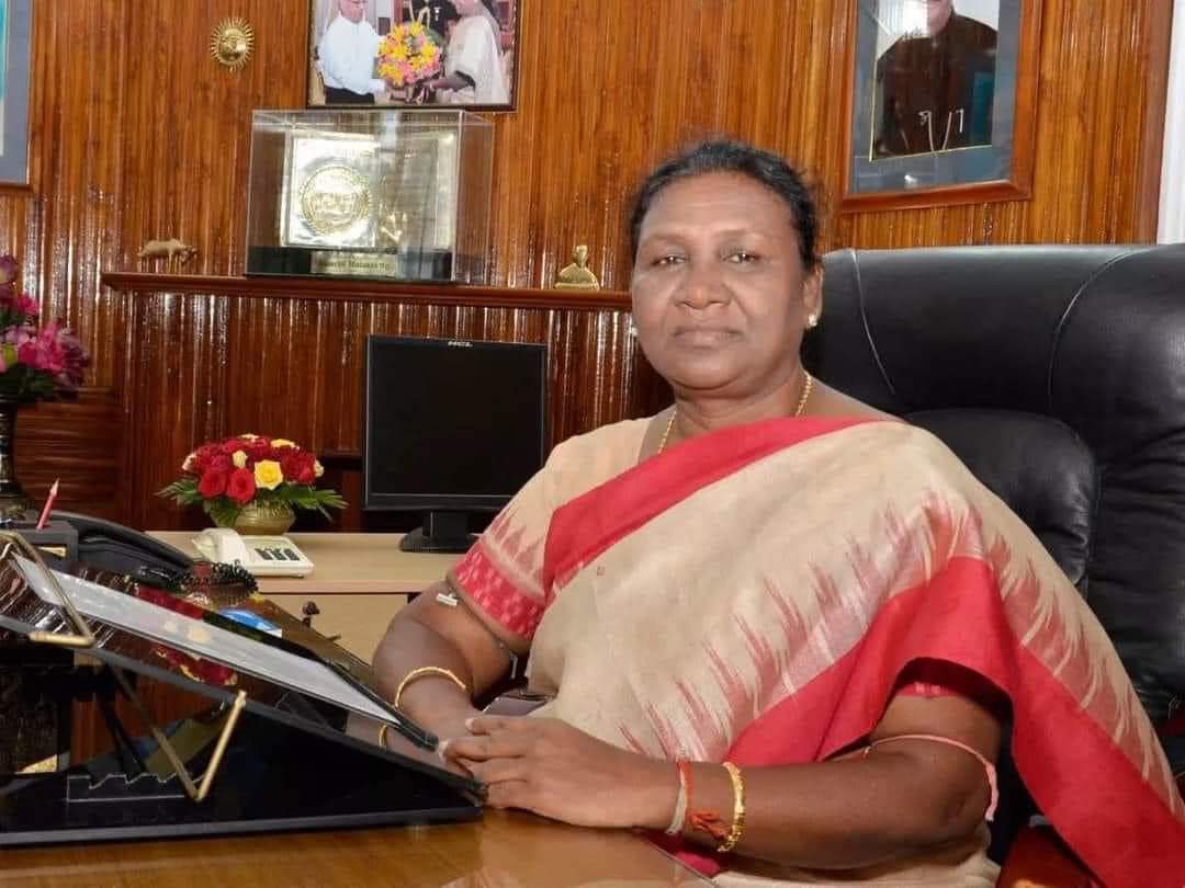देश की प्रथम आदिवासी महिला महामाहिम राष्ट्रपति द्रोपति मुर्मू जी को बनने पर बहुत-बहुत बधाई💐💐 <a href="/PMOIndia/">PMO India</a> <a href="/rashtrapatibhvn/">President of India</a>