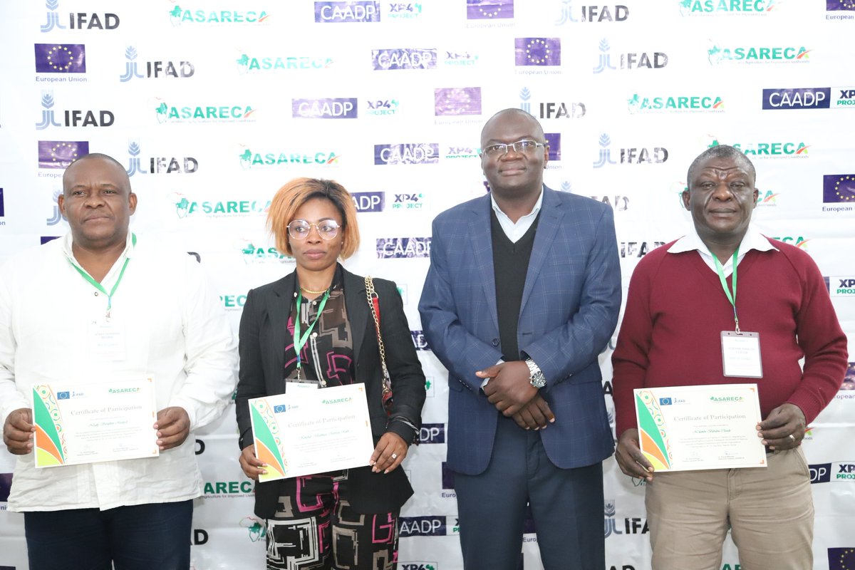 ASARECA's tweet photo. Certified Trainers from  Republic of Congo in Integrating Tropical Agriculture Platform Common Framework into National Agricultural Research Institutes NARIS and farmer organizations pose for a photo with the DDG @kalromkulima #ASARECATAPToT2022 https://t.co/b9RD3caExm