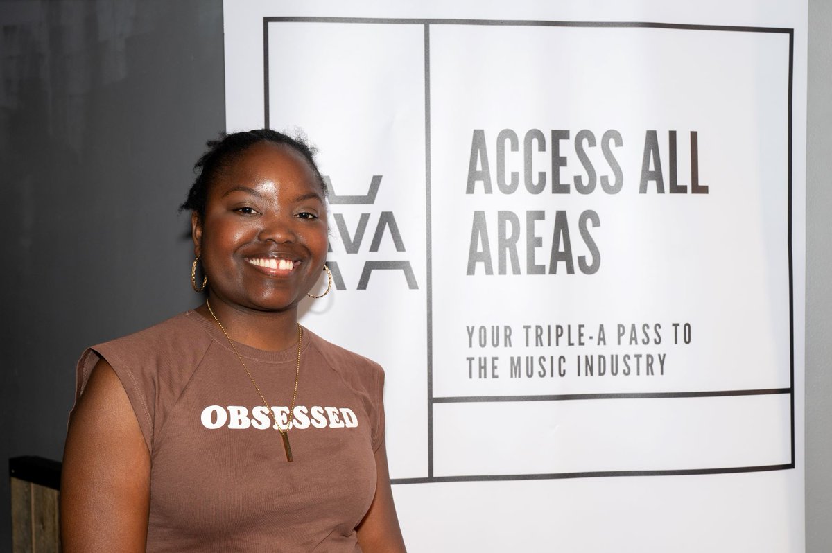 AAAseminars's tweet photo. 2Day #ThrowbackThursday taken from July #AccessAllAreas @thesocial ft 5 Artist Dev Program participants @iam_morph #Lutz #BillyOB @Kemisulola @Ldeeamusic
Watch July event OD: https://t.co/t5yMriv3lF
Next event Sat Aug 6 with #TempoAndFlow £10 tix via: https://t.co/I1iEIzn3ox https://t.co/r9MRCMhuLf