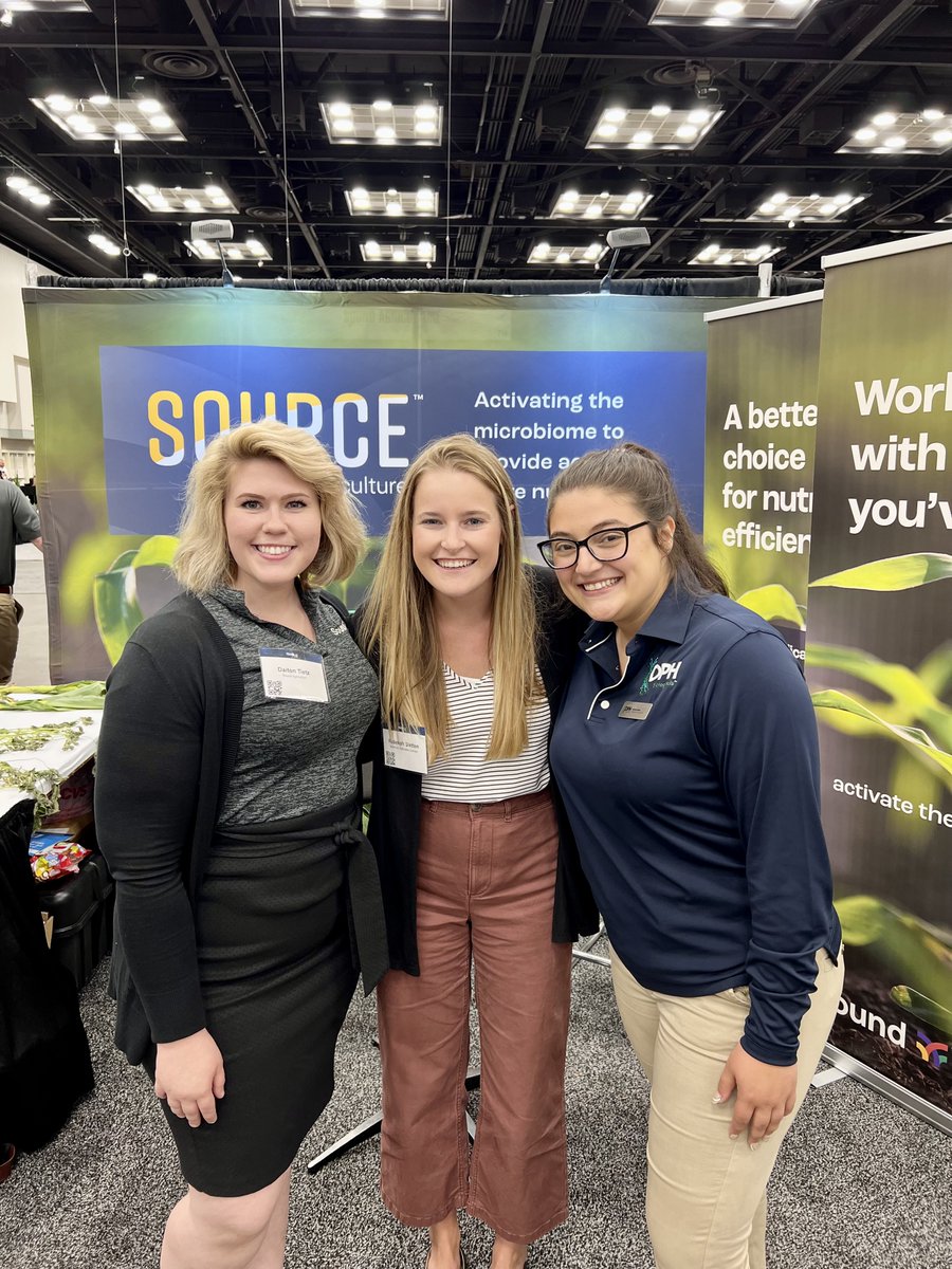 It was so great to connect with these <a href="/iastate_cals/">ISU College of Agriculture and Life Sciences</a>
 &amp; <a href="/IowaStateNAMA/">Iowa State NAMA</a> alums at #TechHubLIVE! 

#CALSProud <a href="/HannahSpies/">Hannah Spies</a>