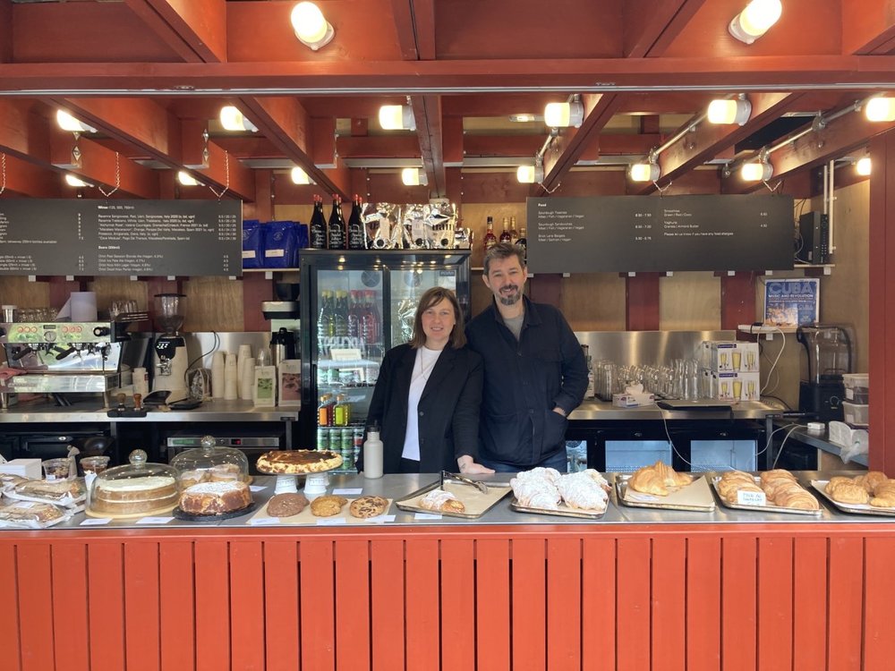 _SouthwarkIntro's tweet photo. Head over to Low Line Louie on #HolyroodStreet for coffee, cake, toasties and cocktails🍸

A perfect location in the #LondonBridge neighbourhood, right next to our #LondonOffice spaces, enquire now at https://t.co/Bzn3NWgugu

#OfficeSpace

Photography by @TeamLondonBdg https://t.co/3nvLJmpPya