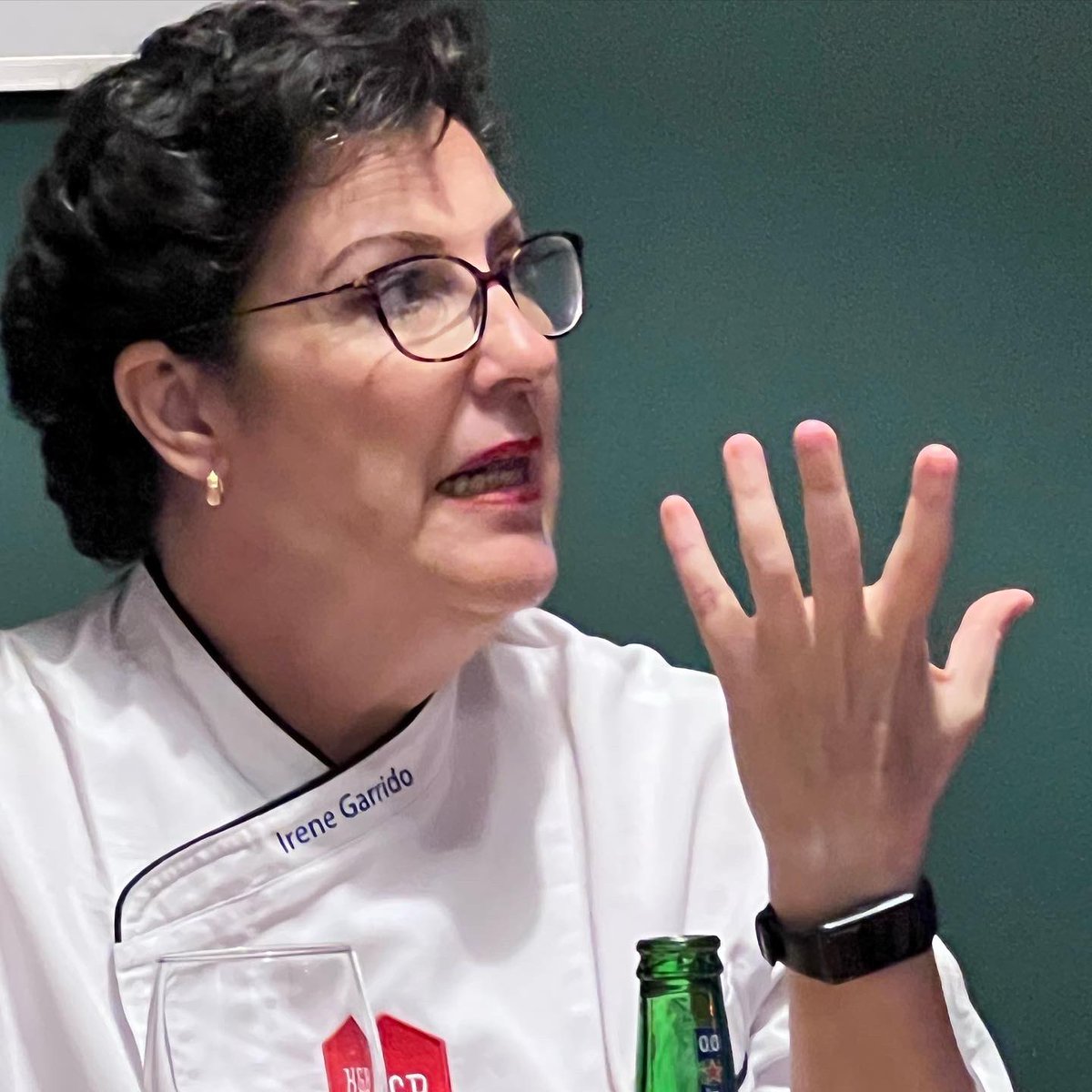 Lo esperábamos con agua de mayo, y por  fin ya está vuelta <a href="/KGBmalaga/">KGBmalaga</a> y al frente en la cocina  su  gran chef Irene Garrido 😍