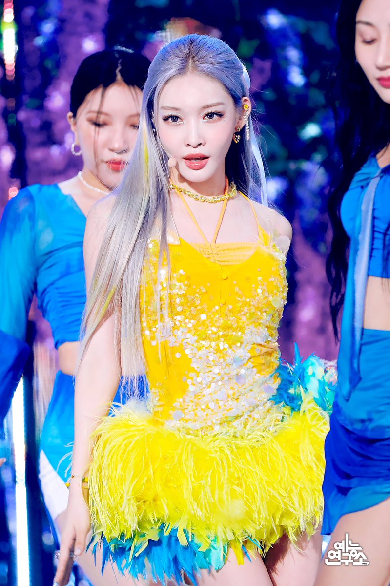ChunghaGlobal's tweet photo. 220716 Chungha on MBC Music Core

https://t.co/ZFBt07HAdT

#청하 #CHUNGHA @CHUNGHA_MNHent https://t.co/f6liE31Yd8