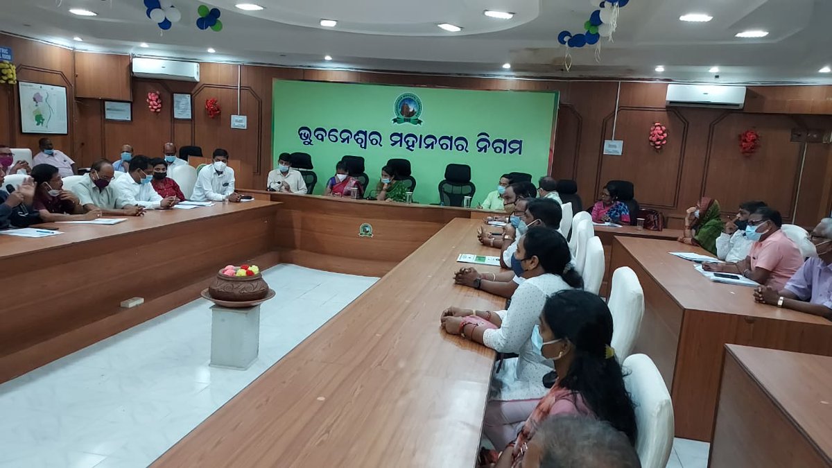 bmcbbsr's tweet photo. A #PublicInterface meeting was held today at BMC.
Hon'ble Mayor @MayorofBBSR chaired the meeting in presence of Team BMC & citizens of ward-1 & 2. Citizens discussed their issues, Team BMC urged the #community to work in coordination with BMC for the betterment of the city. https://t.co/KtDpgVfiUQ
