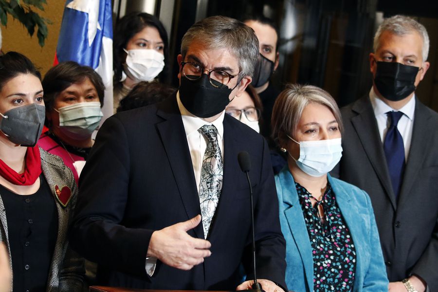 latercera's tweet photo. 📈 @pulso_tw | Marcel reitera que la reforma tributaria no busca financiar la condonación del CAE y el tema se abordará después https://t.co/0hFig0cqK8 https://t.co/HaQkZqlfDK